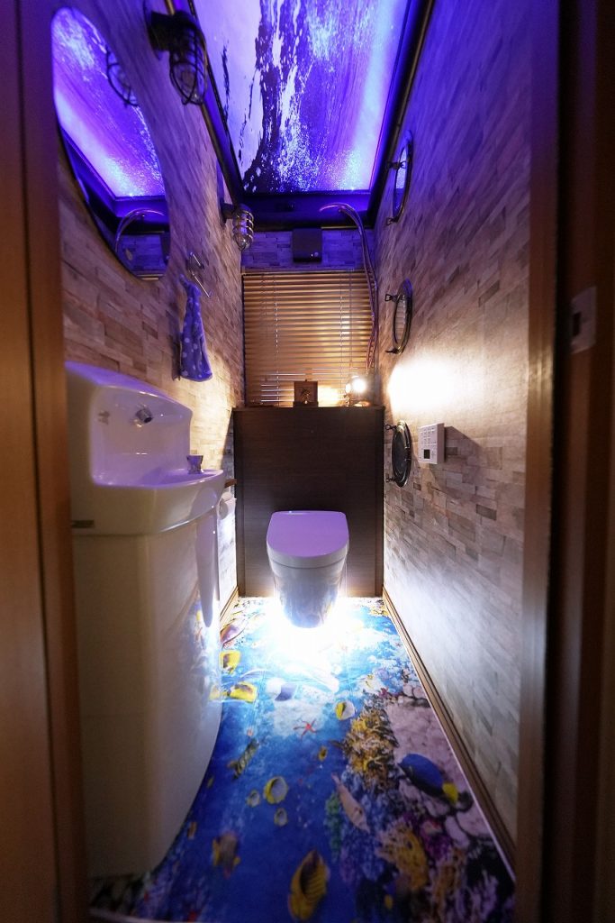 Restroom under the sea　～海底２万厘～